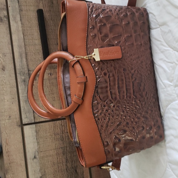 Alligator Style Leather Purse - Picture 2 of 16